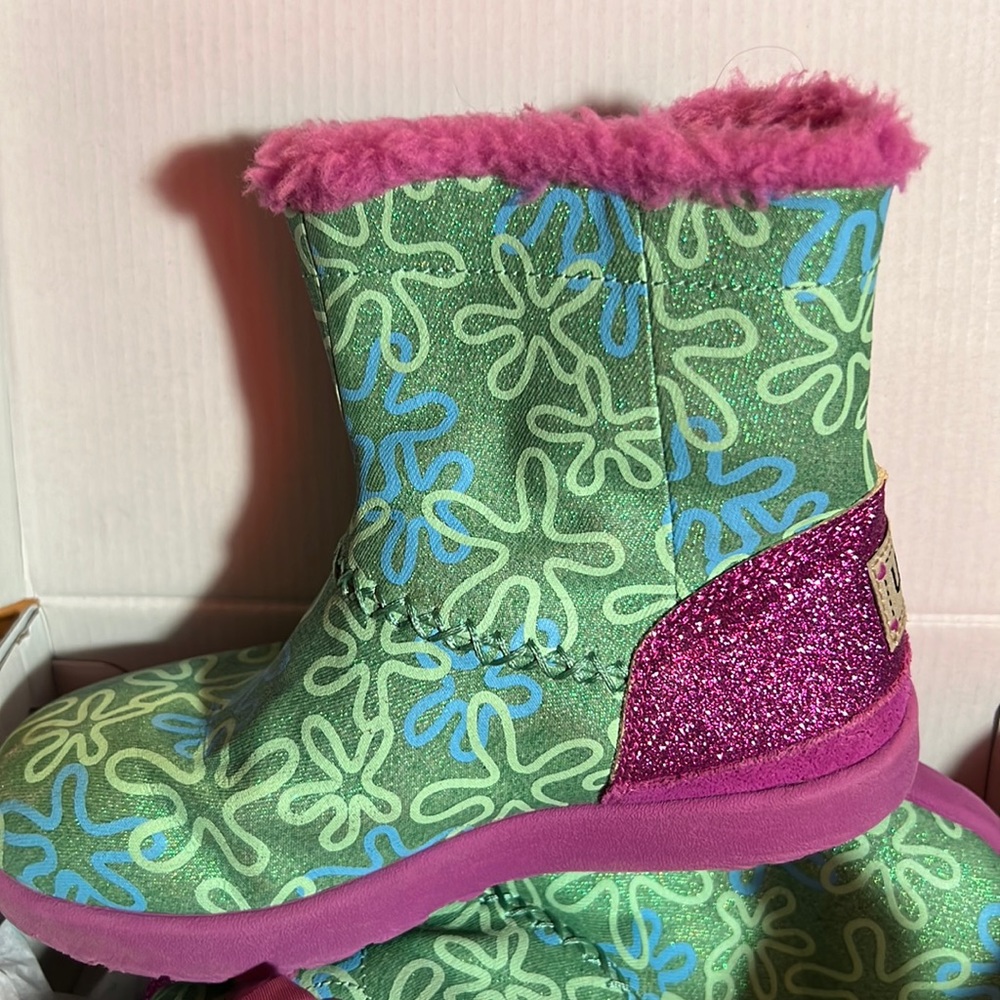 UGG winter boots, size 13 USA, UK 12, EU 30, Japan 19.5